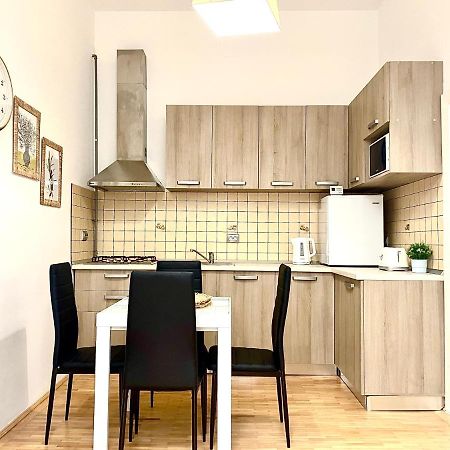 Republique Family Apartment Braşov Dış mekan fotoğraf