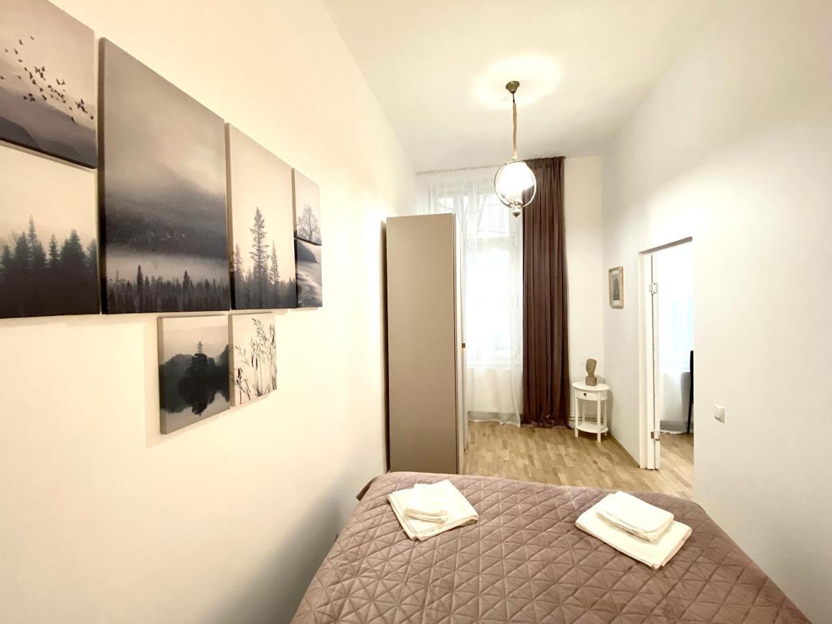 Republique Family Apartment Braşov Dış mekan fotoğraf